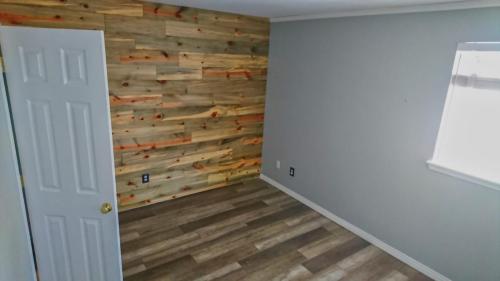 Floor & Decorative Wall Installation